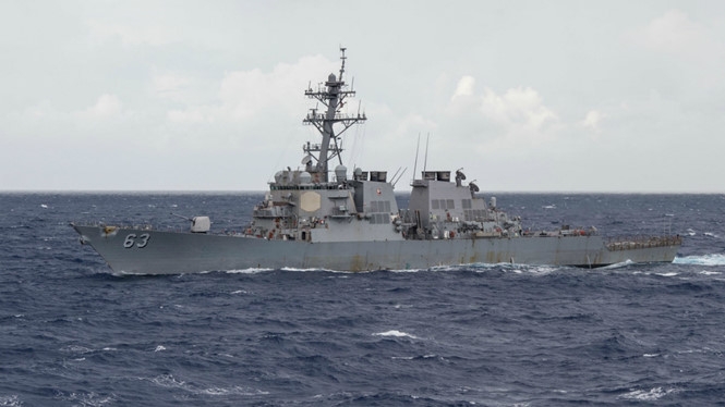 Tàu khu trục USS Stethem tại biển Philippines /// Hải quân Mỹ