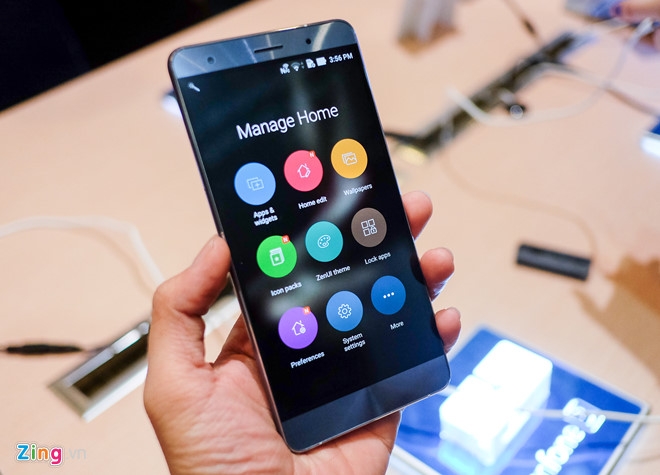Nguoi Viet bot 'cuong' smartphone nhung van chi manh tay hinh anh 1