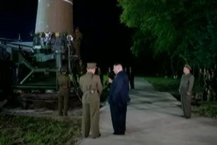 cach kim jong-un de phong my am sat khi thi sat ten lua hinh anh 1