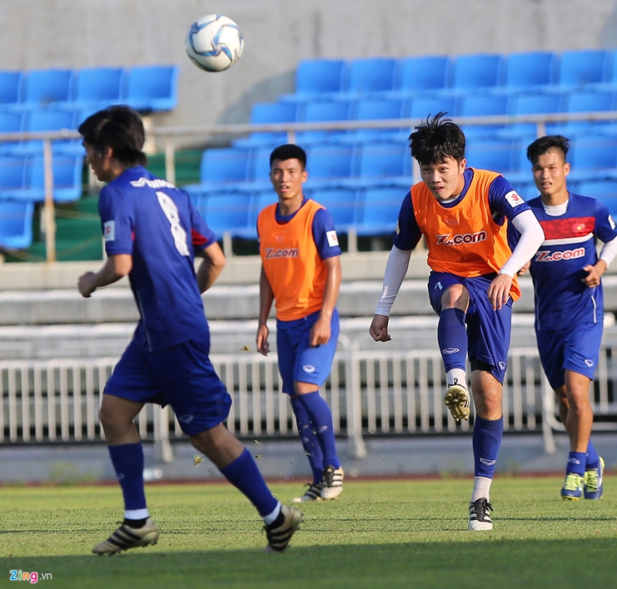 Duc Chinh bi HLV Huu Thang nhac nho hinh anh 2