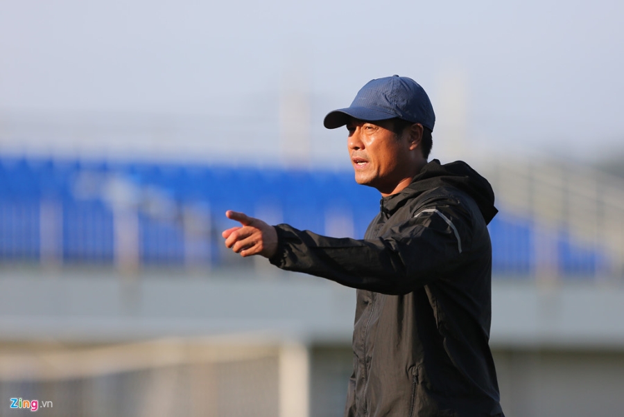 Duc Chinh bi HLV Huu Thang nhac nho hinh anh 5