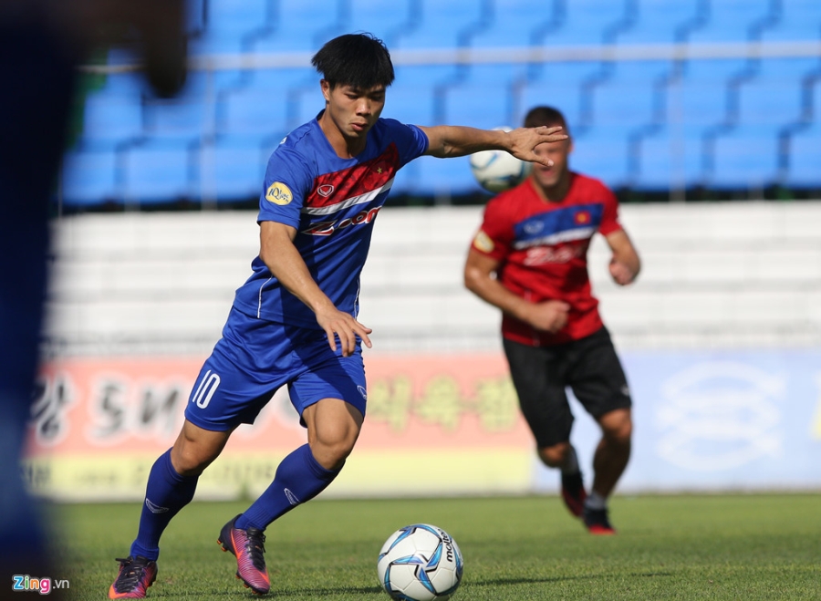 Duc Chinh bi HLV Huu Thang nhac nho hinh anh 7
