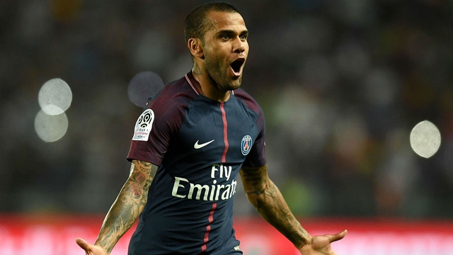 Dani Alves cập bến PSG theo dạng chuyển nhượng tự do