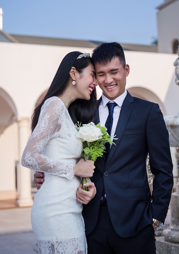 Thủy Tiên, Công Vinh mặc áo cưới quay MV