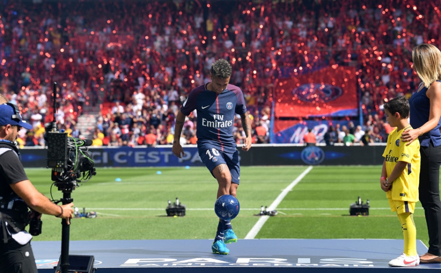 Buoi le ra mat hoanh trang cua Neymar tai Parc des Princes hinh anh 2