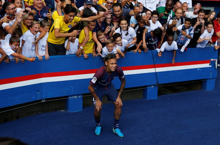 Buoi le ra mat hoanh trang cua Neymar tai Parc des Princes hinh anh 6