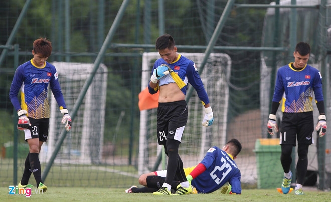 BHL U22 Viet Nam phu nhan da loai 4 cau thu o Han Quoc hinh anh 1