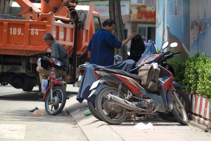 Vỉa hè quận 1... như chưa hề có cuộc ra quân! - Ảnh 13.
