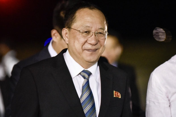ngoai truong trieu tien he lo ly do kim jong-un phai co vu khi hat nhan hinh anh 2