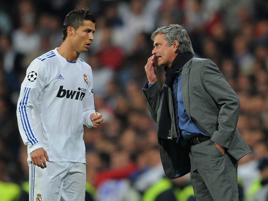 Ronaldo tai ngo Mourinho: Tinh thay tro vua dam vua xoa hinh anh 2