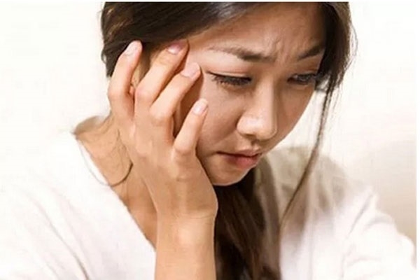  Tôi giữ kín nỗi khổ trong lòng. Ảnh minh họa 