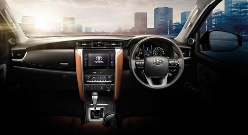 toyota-fortuner-moi-bo-phanh-tang-trong-gia-tu-37300-usd-page-2-3