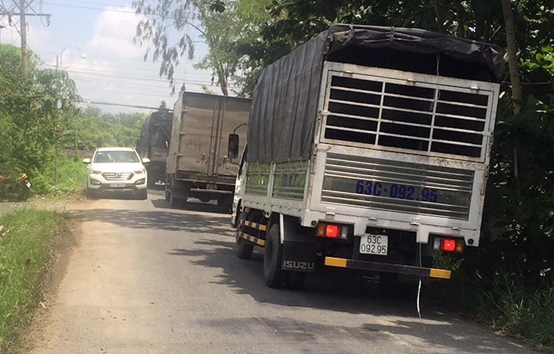 Chai nhựa,  trạm thu phí Cai Lậy, Tiền Giang, trạm thu phí