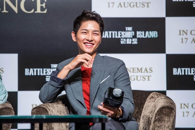 Song Joong Ki thoải mái giải đáp nhiều câu hỏi tại họp báo phim 'Đảo địa ngục' ở Singapore /// ẢNH: CHỤP MÀN HÌNH STRAISTIMES