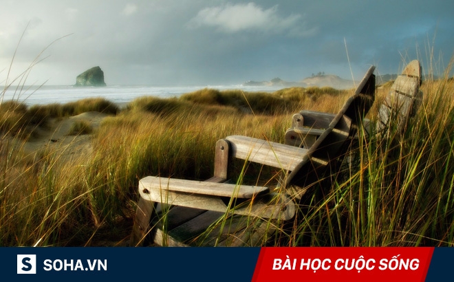 Cho bà cụ mượn chiếc ghế trong 2 tiếng, chàng trai trẻ bất ngờ đổi đời sau vài tháng!