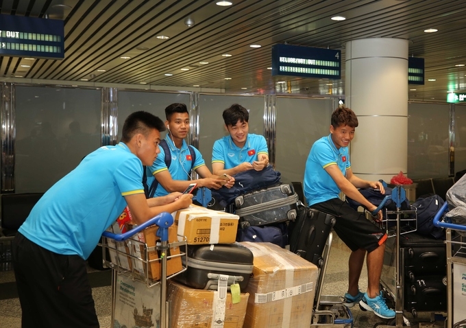 U22 Việt Nam đổ bộ xuống Kuala Lumpur, bắt đầu chiến dịch SEA Games 29