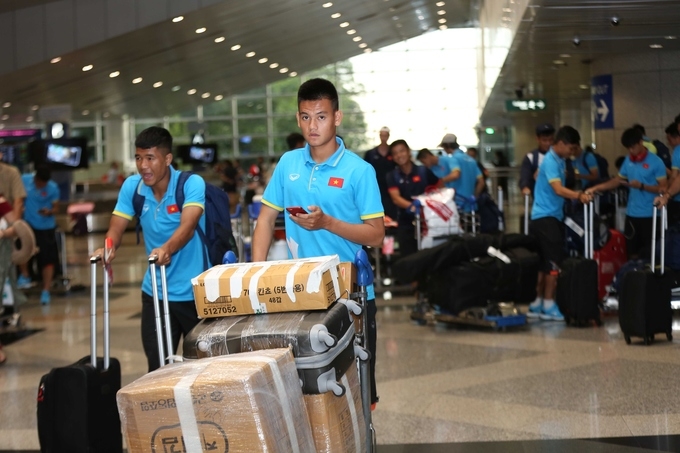 U22 Việt Nam đổ bộ xuống Kuala Lumpur, bắt đầu chiến dịch SEA Games 29