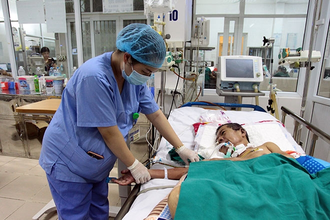 Nữ điều dưỡng mang thai sắp đẻ vẫn căng mình chống sốt xuất huyết - 8