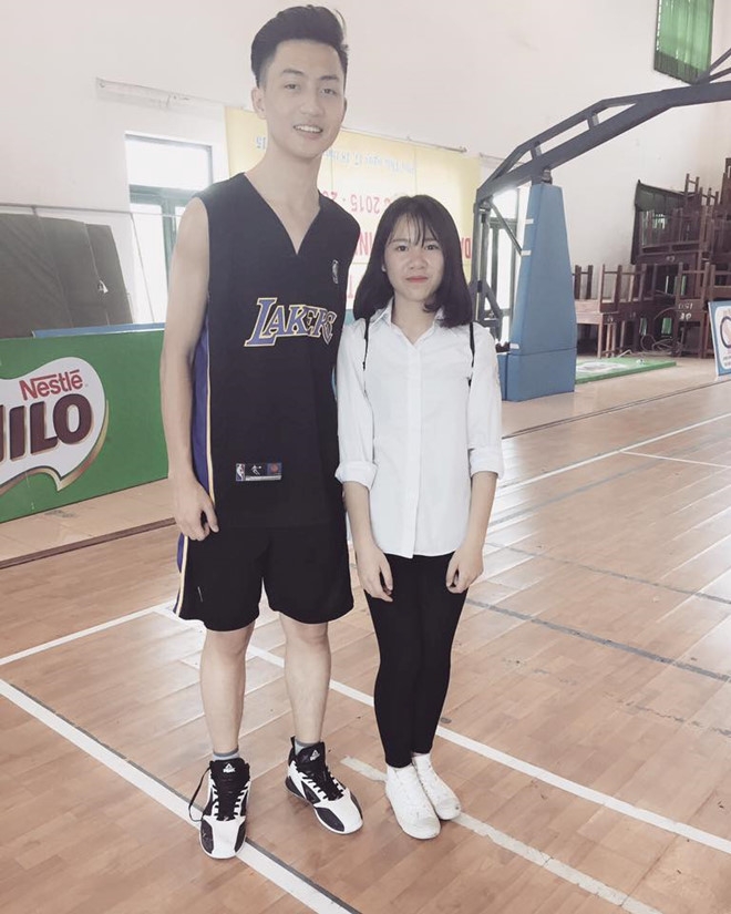 10X 'con nha nguoi ta': Dep trai, hoc gioi, cao 1,88 m hinh anh 4