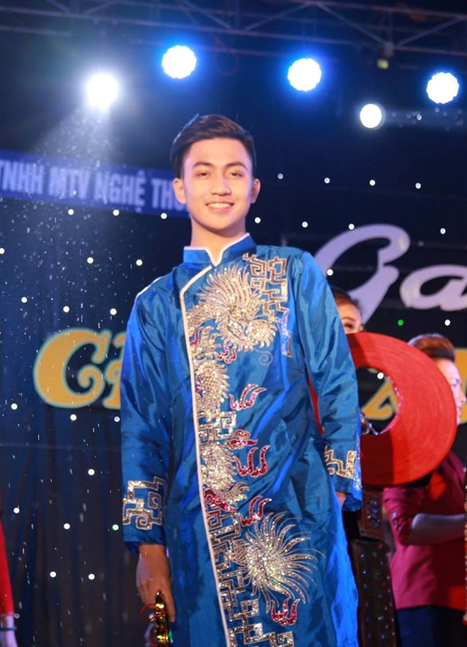 10X 'con nha nguoi ta': Dep trai, hoc gioi, cao 1,88 m hinh anh 5