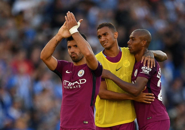 Aguero lap cong, Man City thang nhe ngay ra quan hinh anh 1