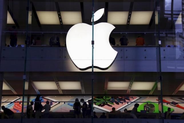 Apple không mấy mặn mà với việc bật tính năng AML trên iPhone /// Ảnh: Reuters
