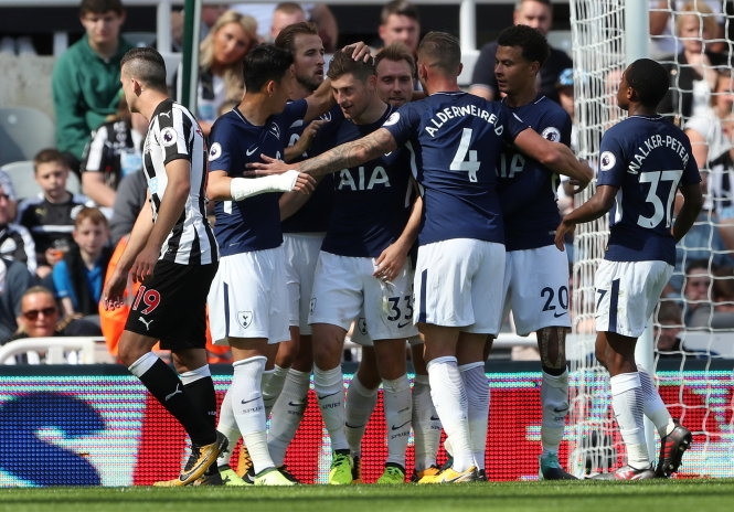 ​Dele Alli tỏa sáng, Tottenham đá bại 10 người Newcastle