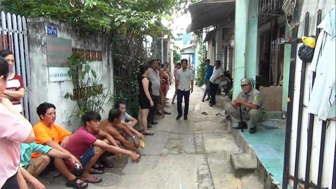 Mở cửa nhà, mẹ chết lặng phát hiện con trai tử vong - 1