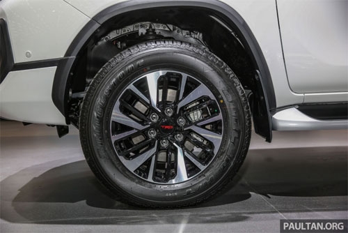 toyota-fortuner-trd-sportivo-ban-indonesia-3