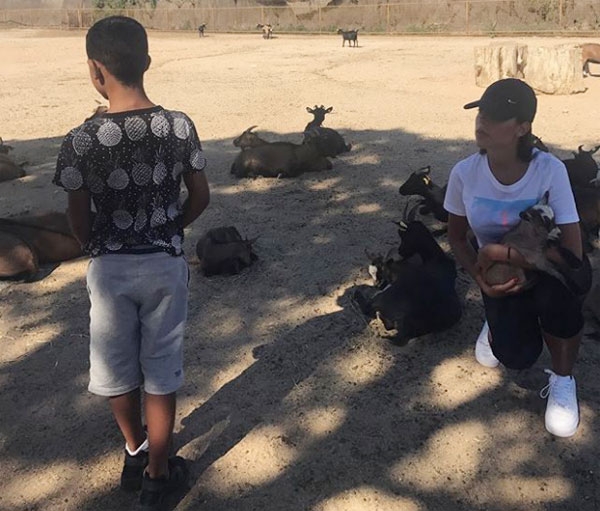 Bạn gái siêu sao Real và cậu nhóc Cristiano Jr
