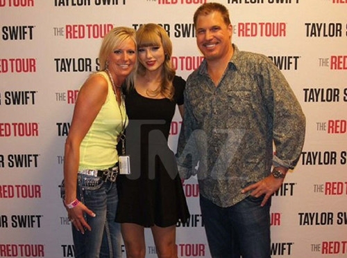 Taylor Swift thang vu kien bi sam so, nhan 1 USD tien den bu hinh anh 2