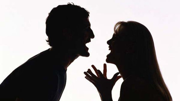  Hai người bất ổn yêu nhau sẽ giống như hai thùng rác kết hợp với nhau. Ảnh minh họa 