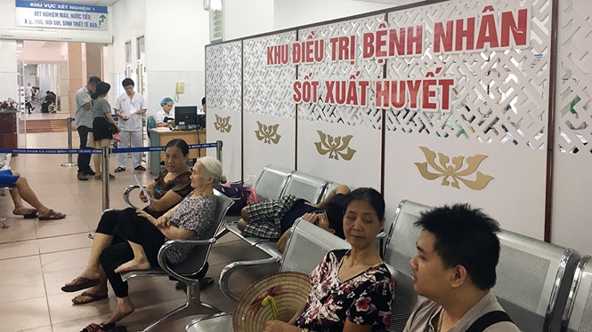 Lập bệnh viện dã chiến điều trị sốt xuất huyết - ảnh 4