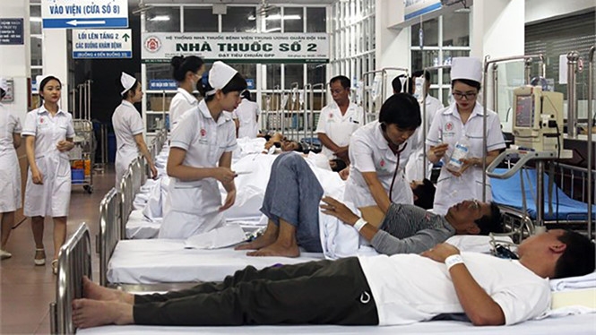 Lập bệnh viện dã chiến điều trị sốt xuất huyết - ảnh 6