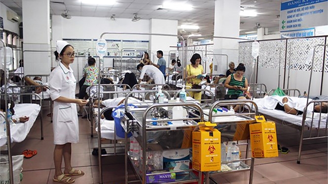 Lập bệnh viện dã chiến điều trị sốt xuất huyết - ảnh 7
