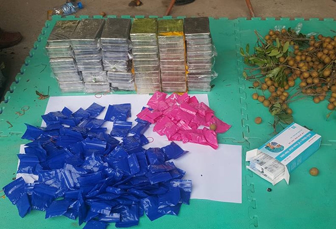 59 banh heroin va 36.000 vien ma tuy giau trong thung nhan hinh anh 1