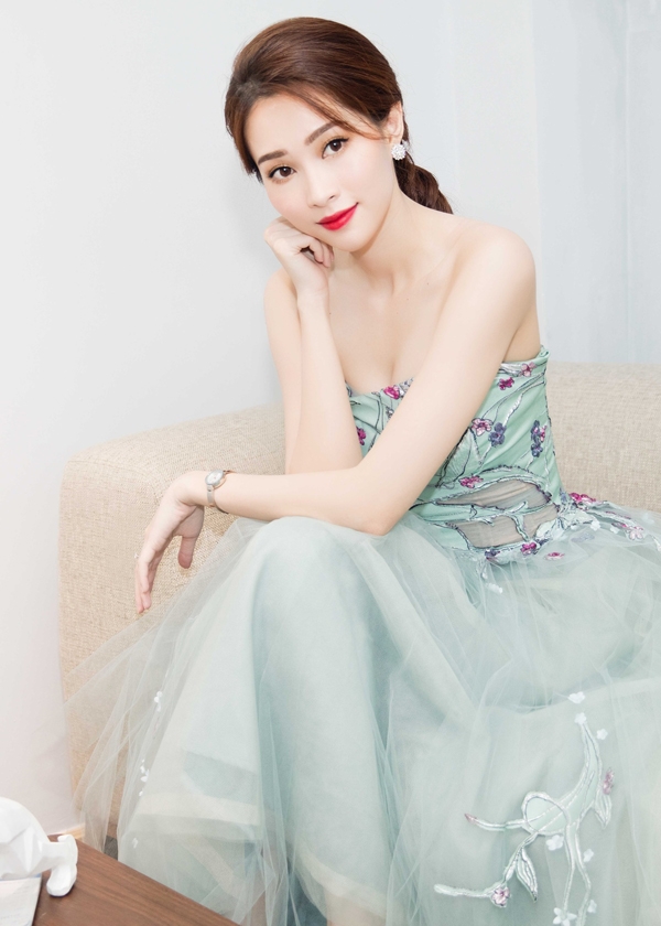 dang-thu-thao-do-my-linh-do-nhan-sac-mong-manh-2