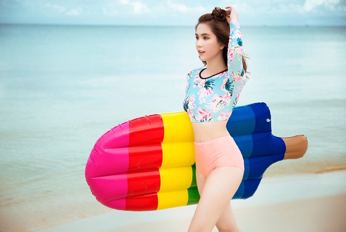 ngoc-trinh-dien-noi-y-khoe-duong-cong-sexy-6