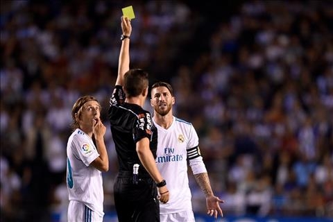 Trung ve Sergio Ramos lap ky luc ve so lan bi duoi  hinh anh 2