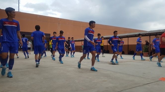 U.22 Việt Nam tập tại khách sạn /// VFF