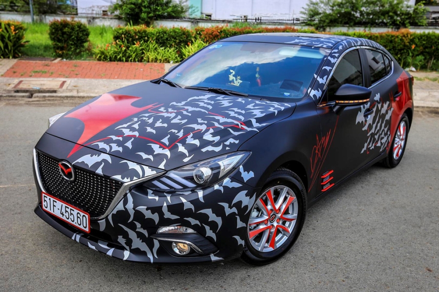 Mazda3 2017 dan tem Batman, do do choi tai Sai Gon hinh anh 2