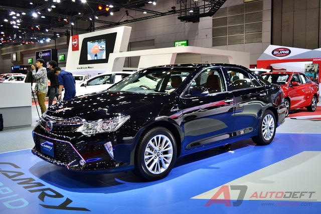 Toyota Camry 2017 được vén màn tại Đông Nam Á với trang bị tốt hơn - Ảnh 2.