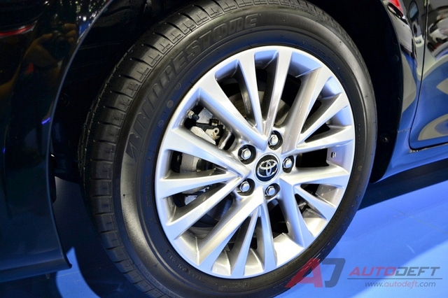 Toyota Camry 2017 được vén màn tại Đông Nam Á với trang bị tốt hơn - Ảnh 3.