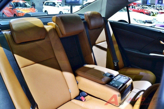 Toyota Camry 2017 được vén màn tại Đông Nam Á với trang bị tốt hơn - Ảnh 9.