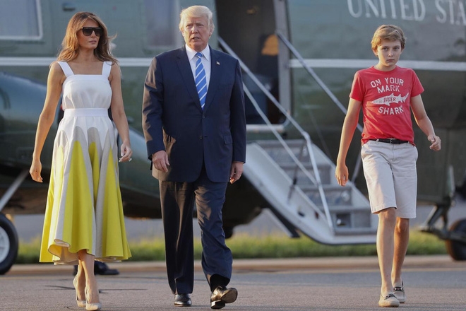 Cậu út điển trai nhà Trump lại gây bão truyền thông khi xuất hiện với set đồ bình dân - Ảnh 3.