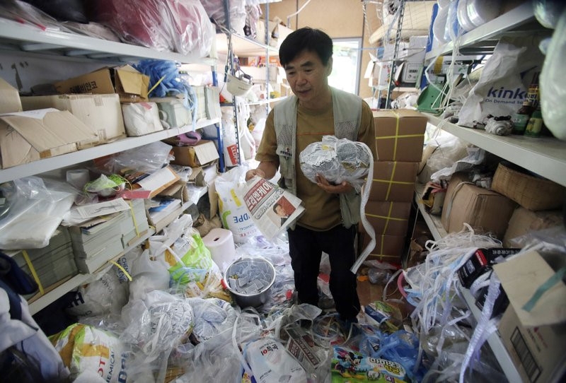 Cuoc chien tuyen truyen Trieu Tien: Bong bay, to roi va phim anh hinh anh 4
