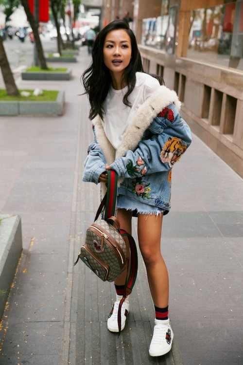 Thanh Hang, Gigi Hadid dien vay va sneaker nhu the nao? hinh anh 2