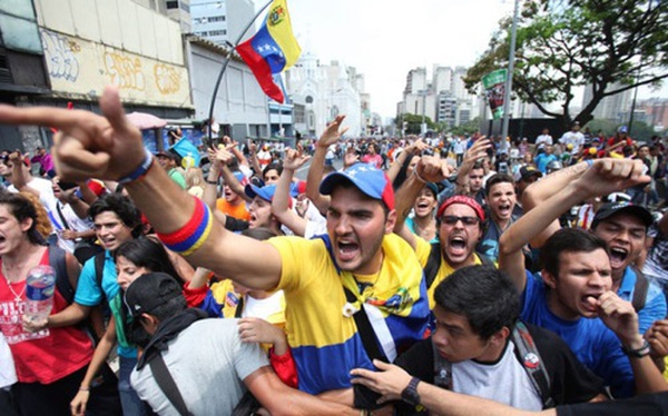 Lạm phát 1000%, người dân Venezuela chuyển sang đào Bitcoin, dùng tiền ảo để giao dịch thay tiền thật