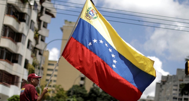  Người dân Venezuela biểu tình vì tình hình đất nước bất ổn, lạm phát lên đến hàng nghìn % 