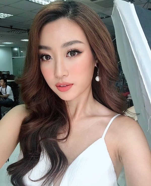 Sao Việt đồng loạt lăng xê mốt lông mày cong, gẩy rõ từng sợi - Ảnh 6.